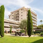 The Originals Residence, Les Strelitzias Aparthotel 4*