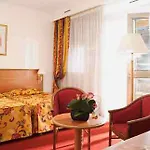 The Originals Residence, Les Strelitzias Aparthotel 4*