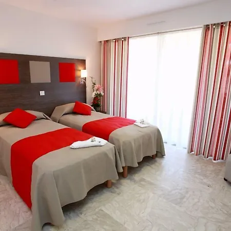 The Originals Residence, Les Strelitzias Lägenhetshotell 4*