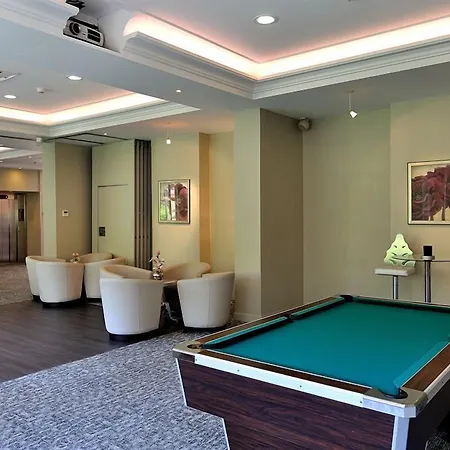 The Originals Residence, Les Strelitzias Lägenhetshotell 4*