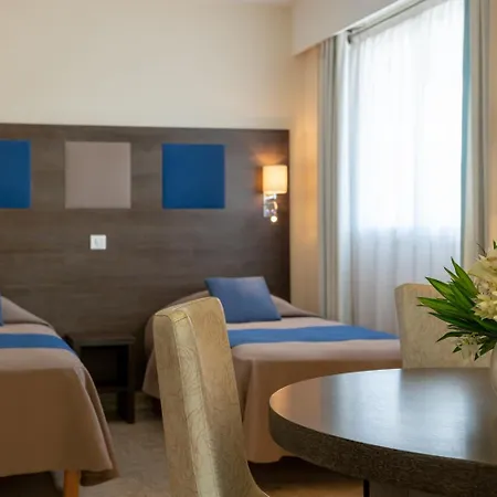 The Originals Residence, Les Strelitzias Lägenhetshotell 4*