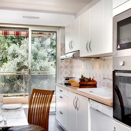 Lägenhetshotell The Originals Residence, Les Strelitzias