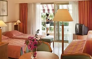 The Originals Residence, Les Strelitzias Lejlighedshotel