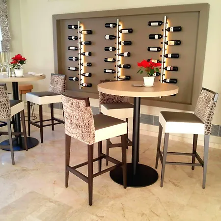 Lägenhetshotell The Originals Residence, Les Strelitzias 4*