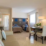 Apartahotel The Originals Résidence, Les Strélitzias Juan-les-Pins