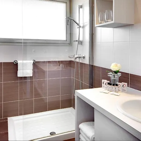 The Originals Residence, Les Strelitzias 4*