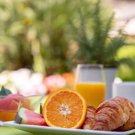 The Originals Residence, Les Strelitzias Aparthotel