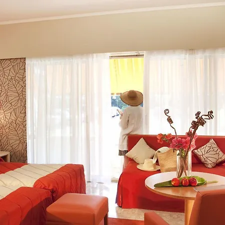 The Originals Residence, Les Strelitzias Apart-hotel