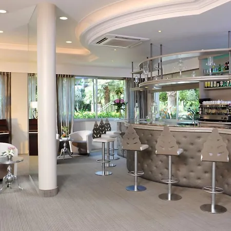 The Originals Residence, Les Strelitzias Aparthotel