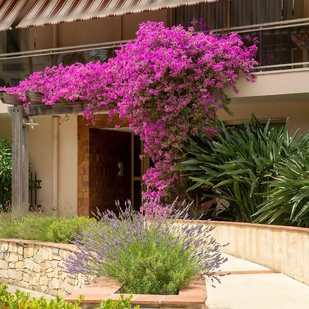Ξενοδοχείο με διαμερίσματα The Originals Residence, Les Strelitzias Ζουάν λε Πιν
