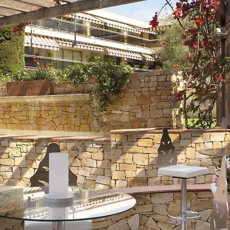 The Originals Residence, Les Strelitzias 4* Juan-les-Pins