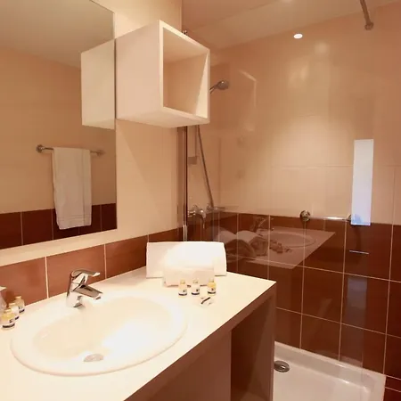 The Originals Residence, Les Strelitzias Apart-hotel 4*