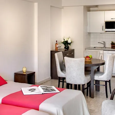 Apart-hotel The Originals Residence, Les Strelitzias Juan-les-Pins