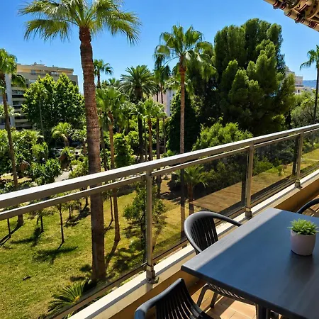 Aparthotel The Originals Residence, Les Strelitzias 4*