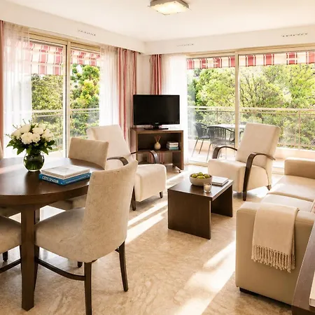 The Originals Residence, Les Strelitzias Aparthotel 4*