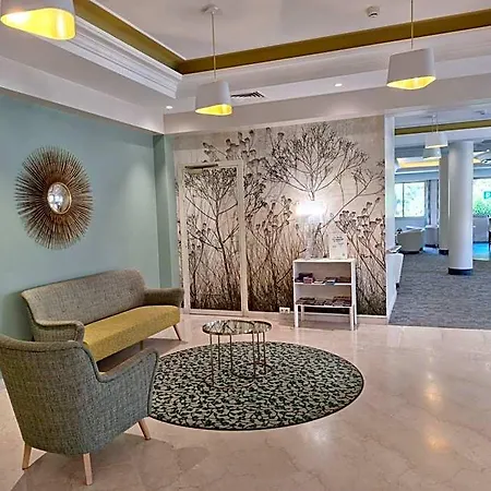 The Originals Residence, Les Strelitzias 4* Жюан-ле-Пен
