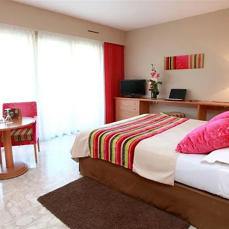 Apart-hotel The Originals Residence, Les Strelitzias Juan-les-Pins