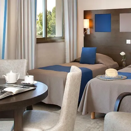 The Originals Residence, Les Strelitzias 4*