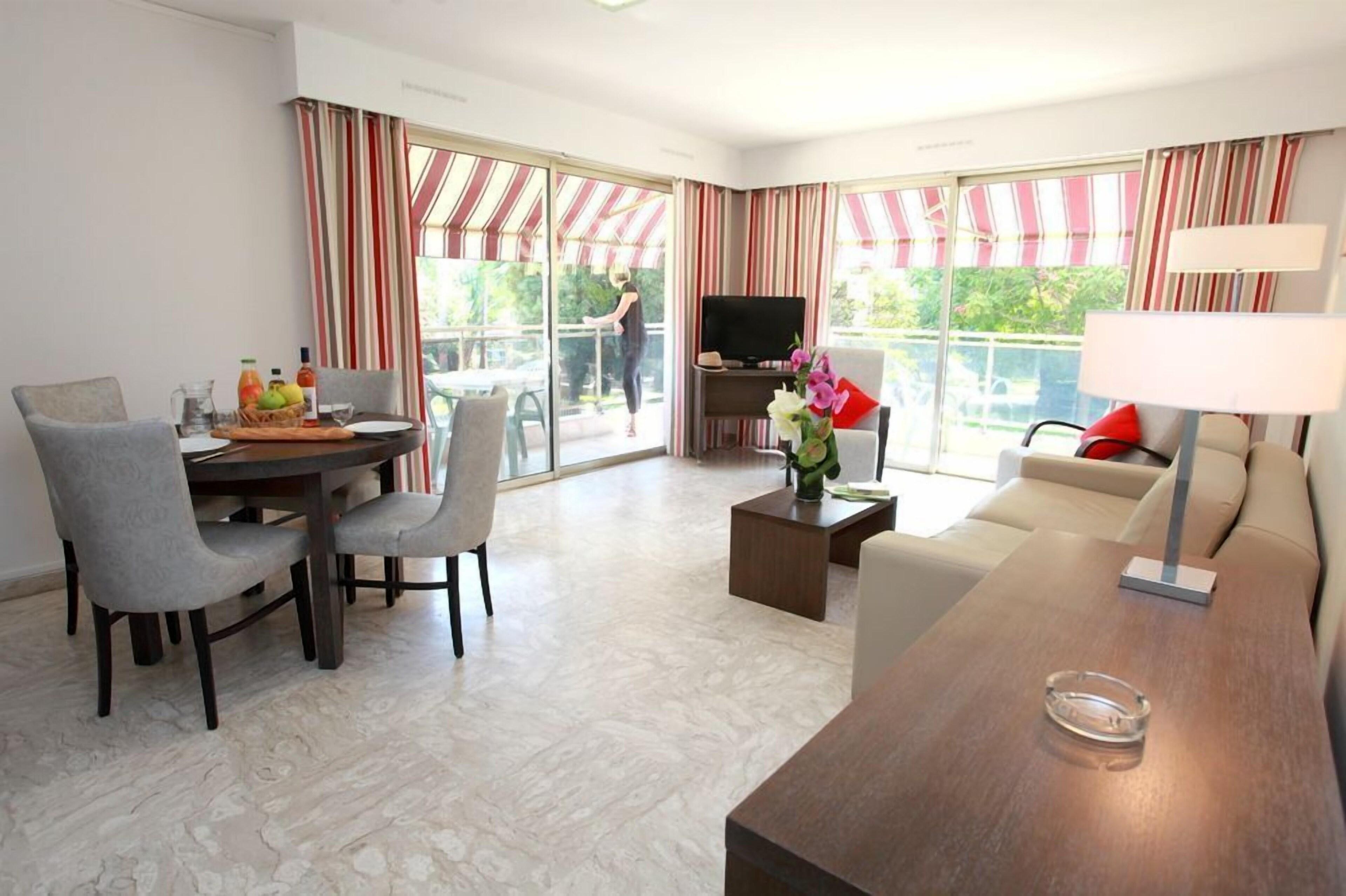 Appart htel The Originals Juan-les-Pins, France - rserver maintenant, les  prix de 2026